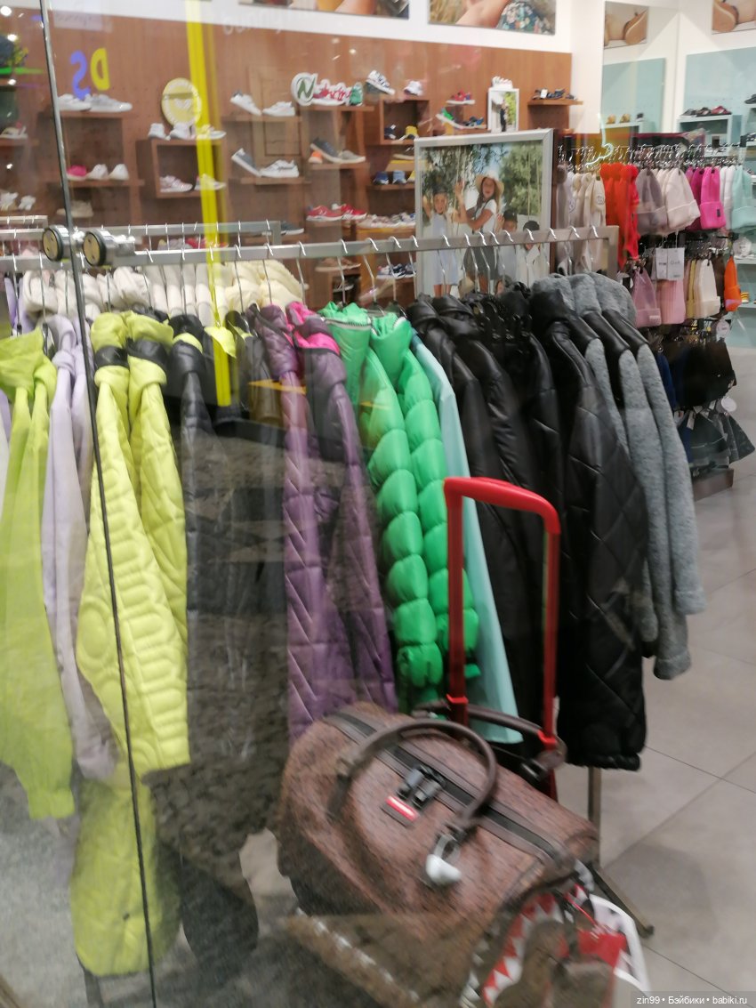 Продолжение прогулки в Детский магазин