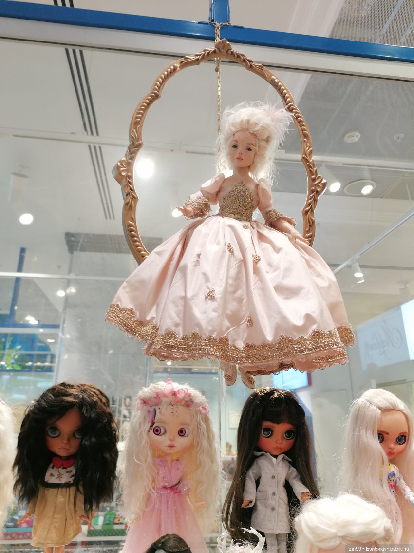 Продолжение прогулки в Детский магазин