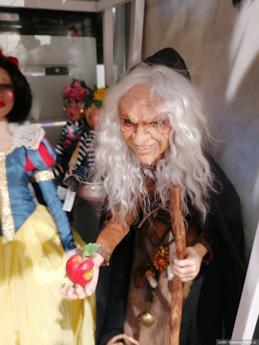 Продолжение прогулки в Детский магазин