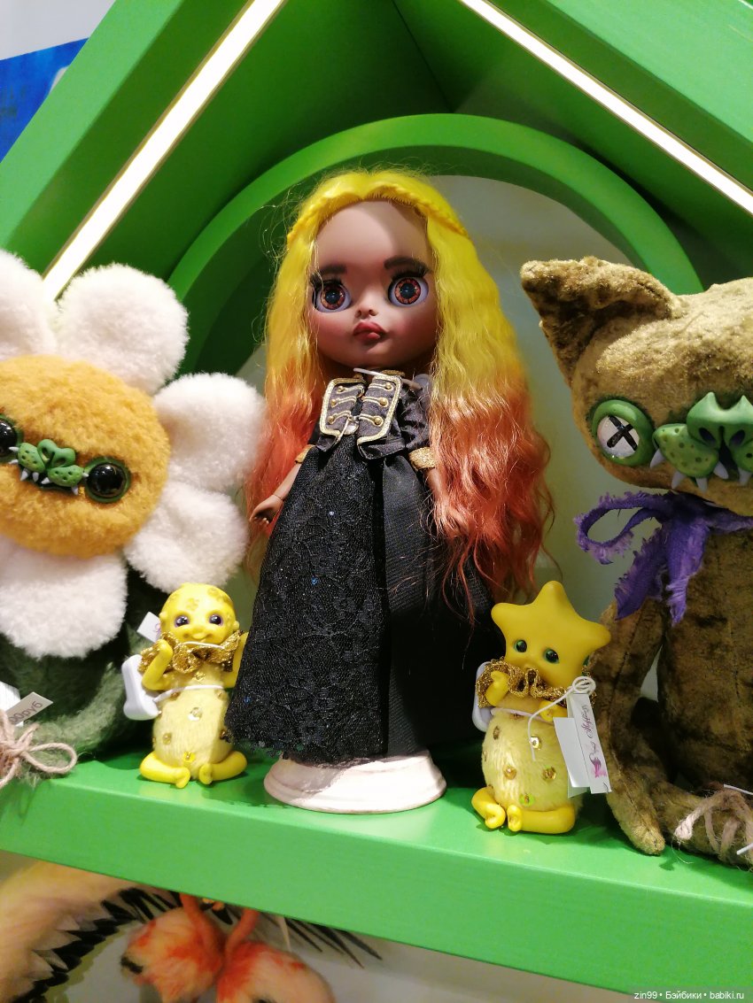 Продолжение прогулки в Детский магазин