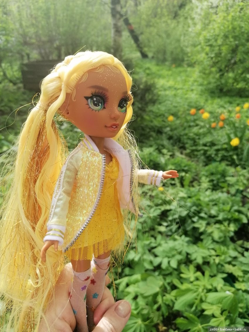 Цветет вишня, черемуха и куклы Rainbow High (фото 9)