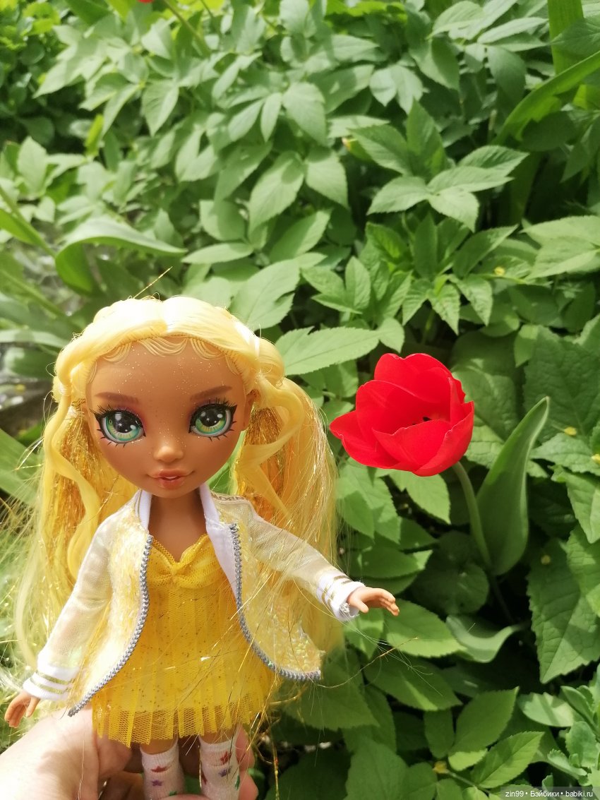 Цветет вишня, черемуха и куклы Rainbow High (фото 10)