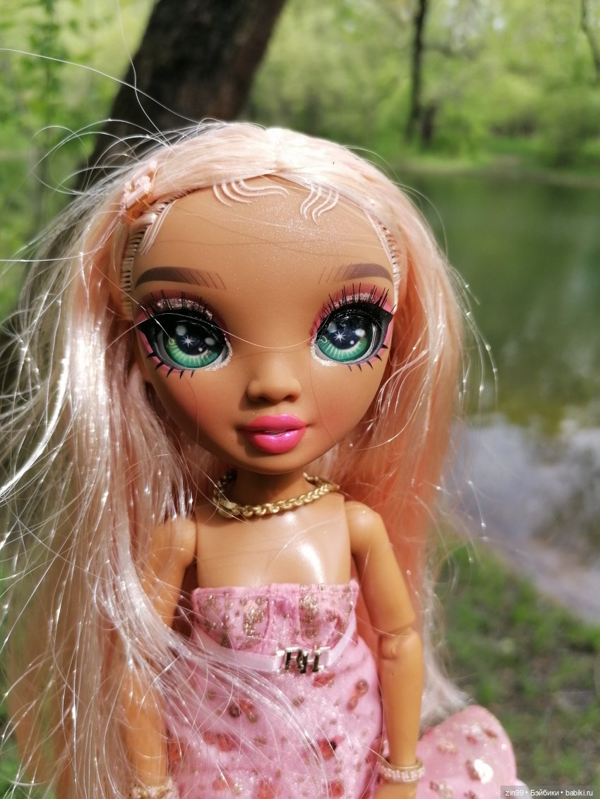 Сабрина в парке Кусково — Куклы Rainbow High (Рейнбоу Хай