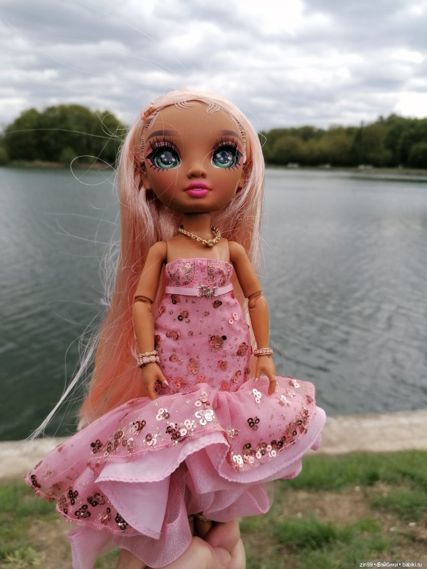 Сабрина в парке Кусково — Куклы Rainbow High (Рейнбоу Хай