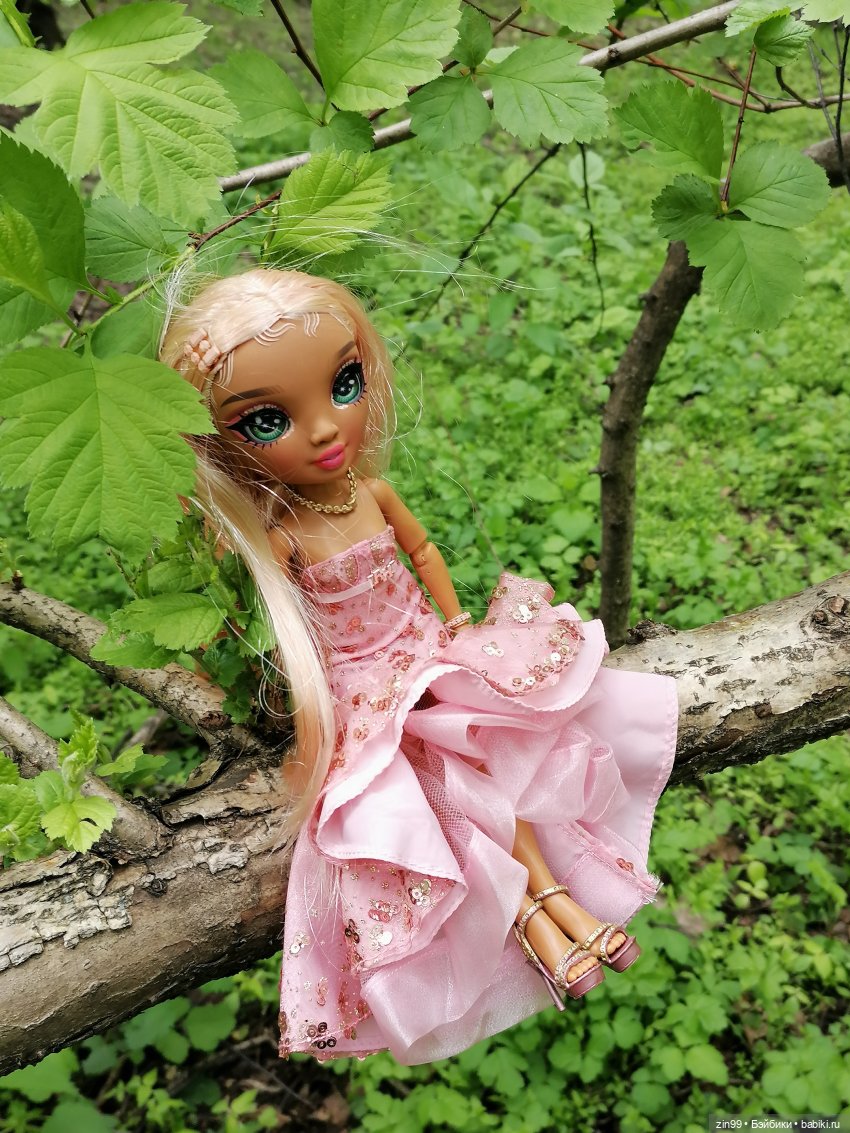Сабрина в парке Кусково — Куклы Rainbow High (Рейнбоу Хай