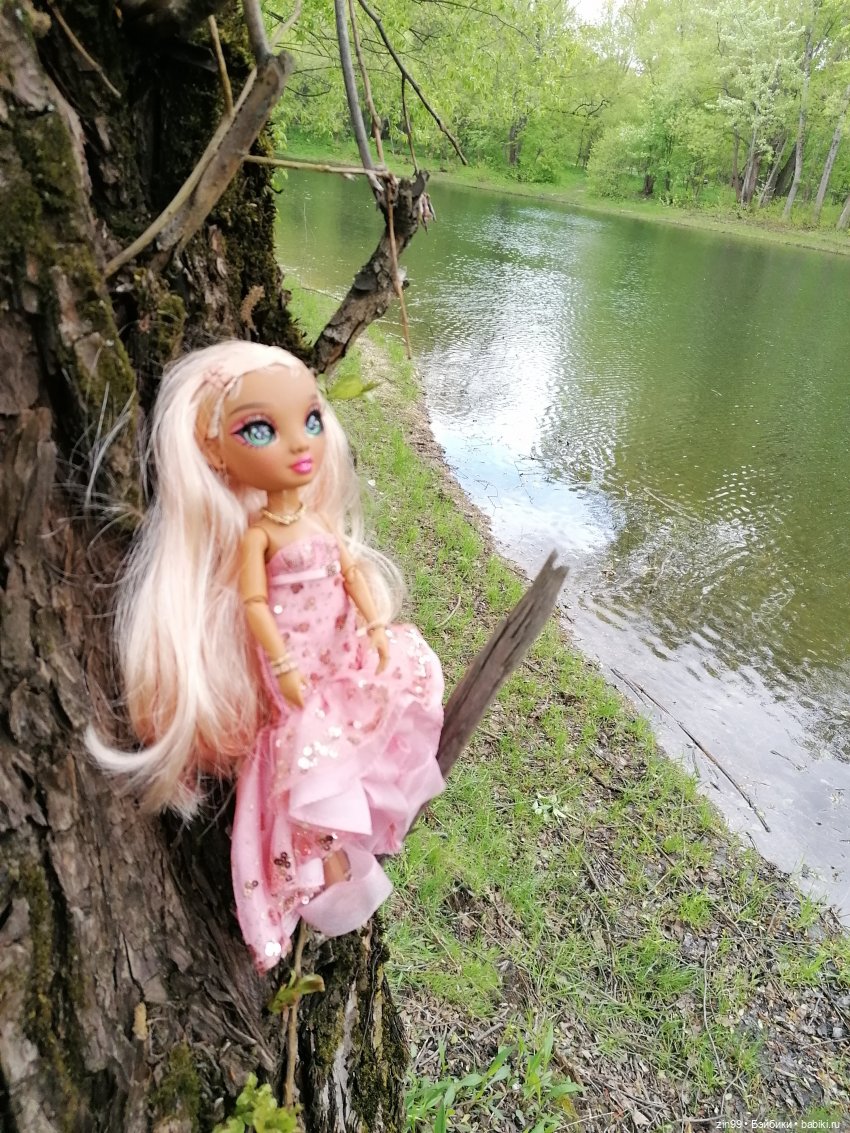 Сабрина в парке Кусково — Куклы Rainbow High (Рейнбоу Хай