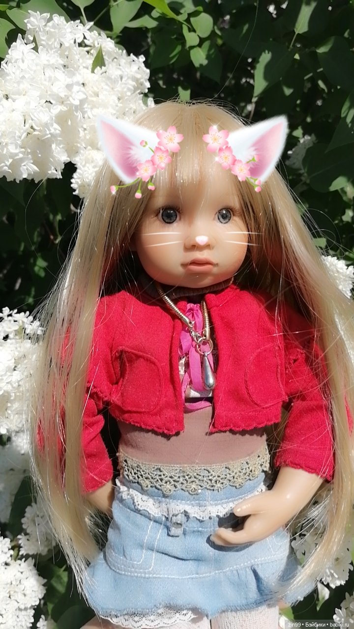 Сиреневый сад с куклой Луизой