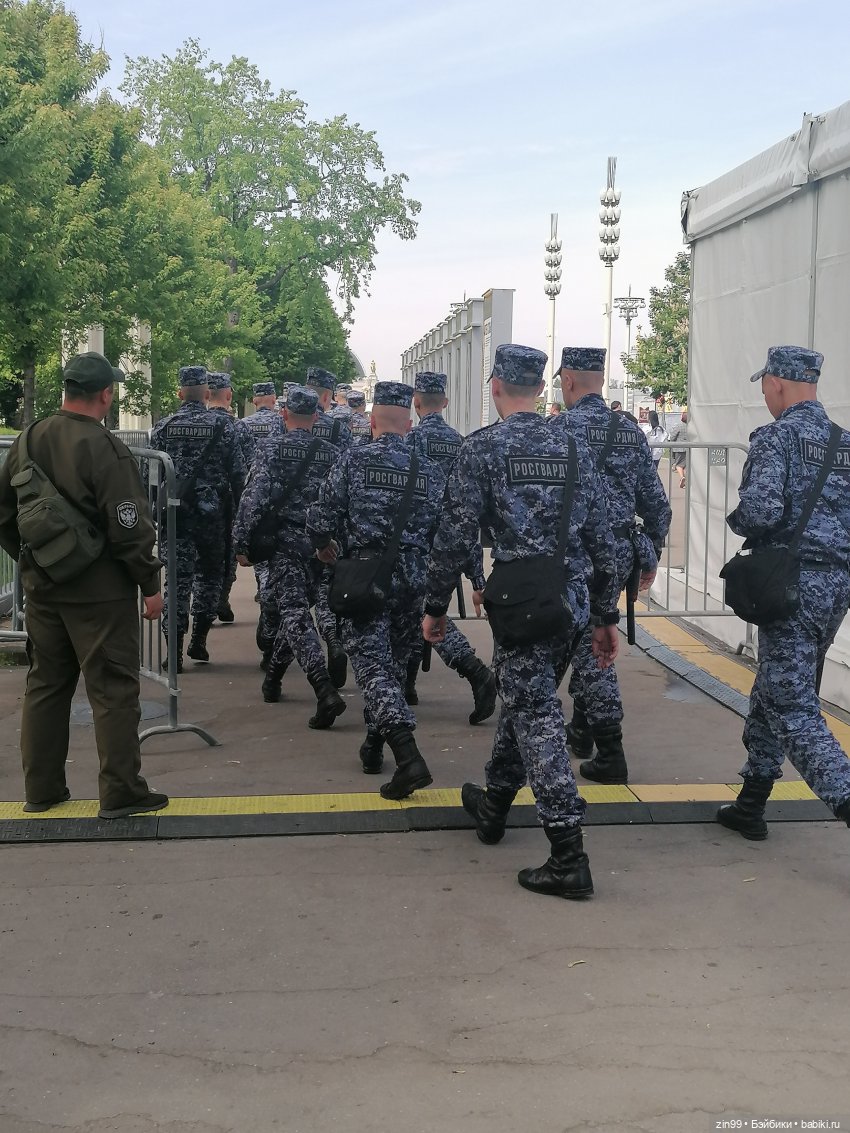 Прогулка по ВДНХ | Бэйбики Прогулка по ВДНХ — Куклы Rainbow High (Рейнбоу Хай