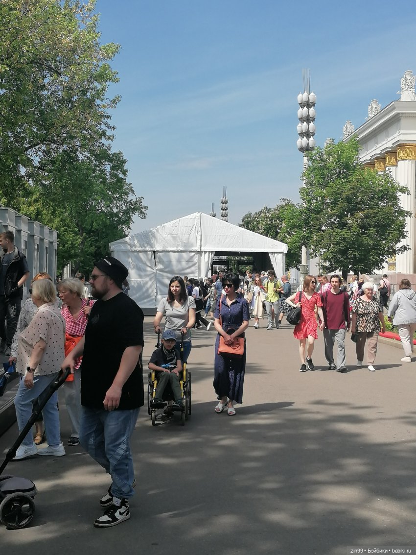 Прогулка по ВДНХ | Бэйбики Прогулка по ВДНХ — Куклы Rainbow High (Рейнбоу Хай