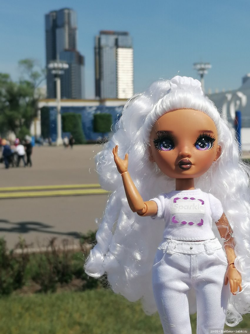 Прогулка по ВДНХ | Бэйбики Прогулка по ВДНХ — Куклы Rainbow High (Рейнбоу Хай