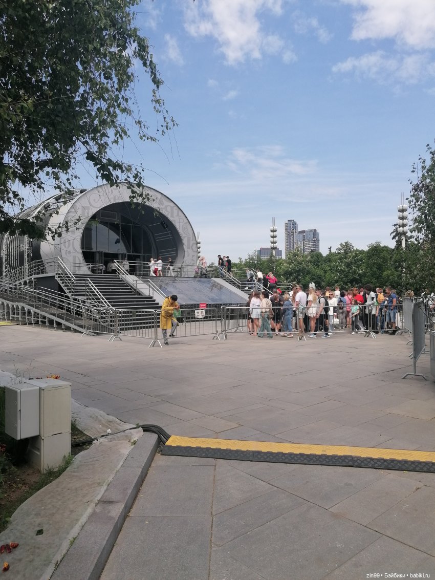 Прогулка по ВДНХ | Бэйбики Прогулка по ВДНХ — Куклы Rainbow High (Рейнбоу Хай (фото 5)