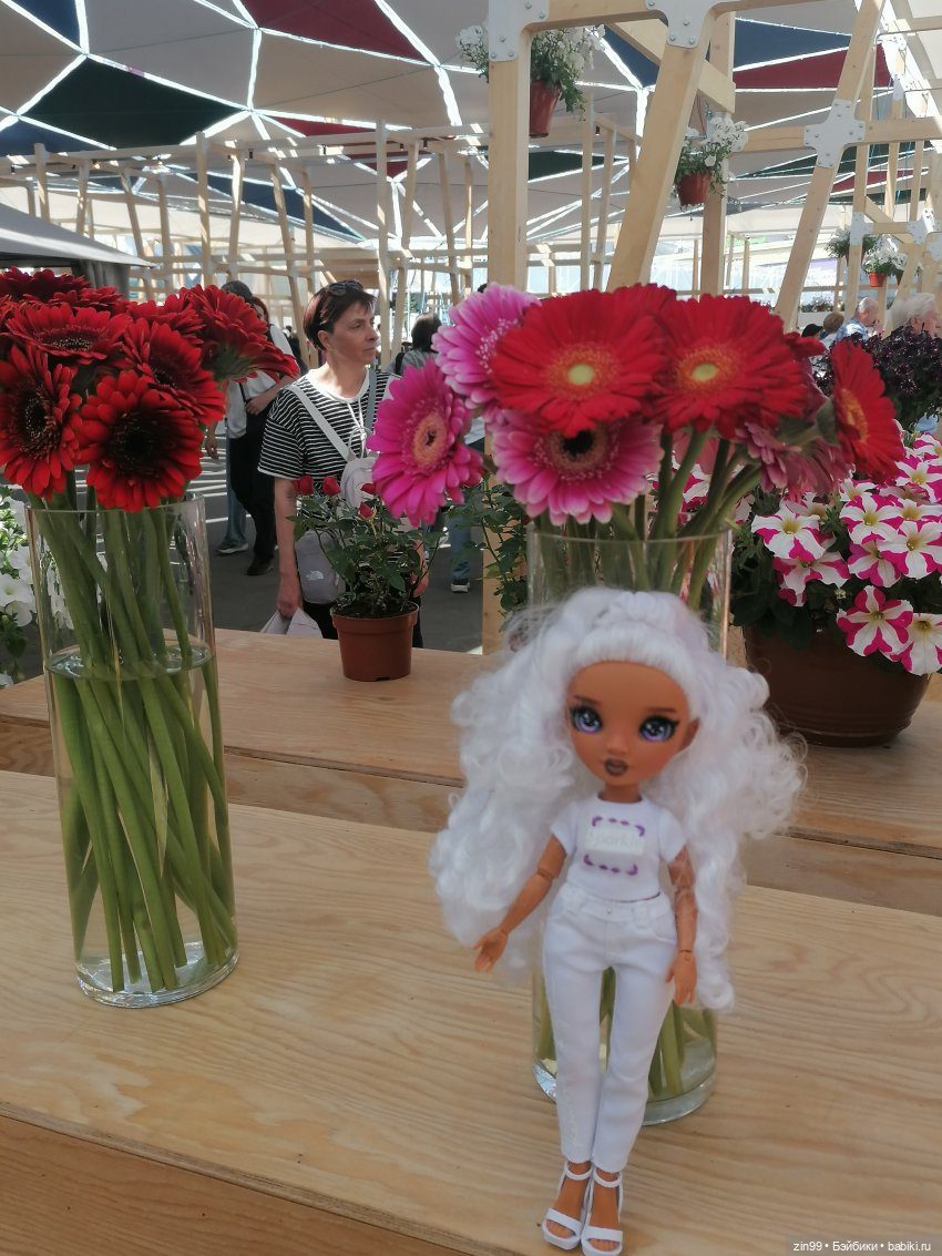 Выставка цветов на ВДНХ — Куклы Rainbow High (Рейнбоу Хай