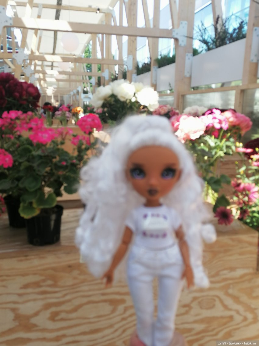 Выставка цветов на ВДНХ — Куклы Rainbow High (Рейнбоу Хай