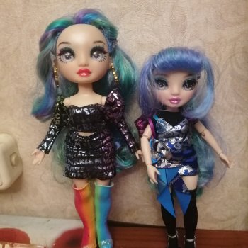 Близняшки  Holly-две