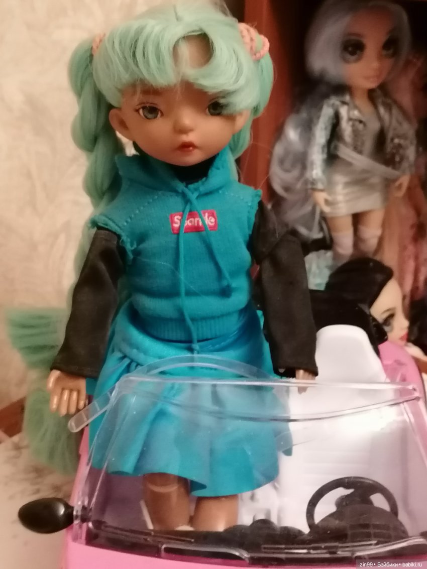 Розовая машинка для кукол