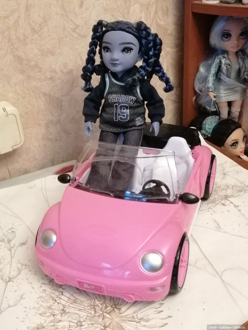 Розовая машинка для кукол