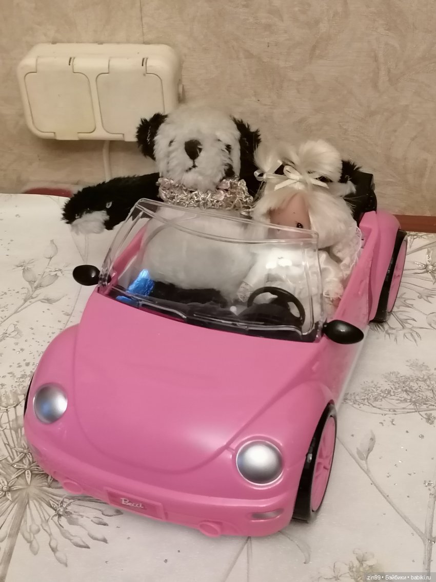 Розовая машинка для кукол