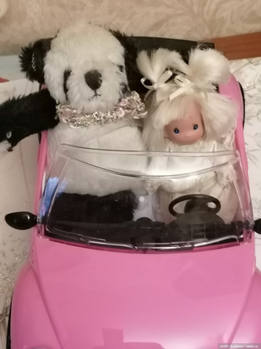 Розовая машинка для кукол