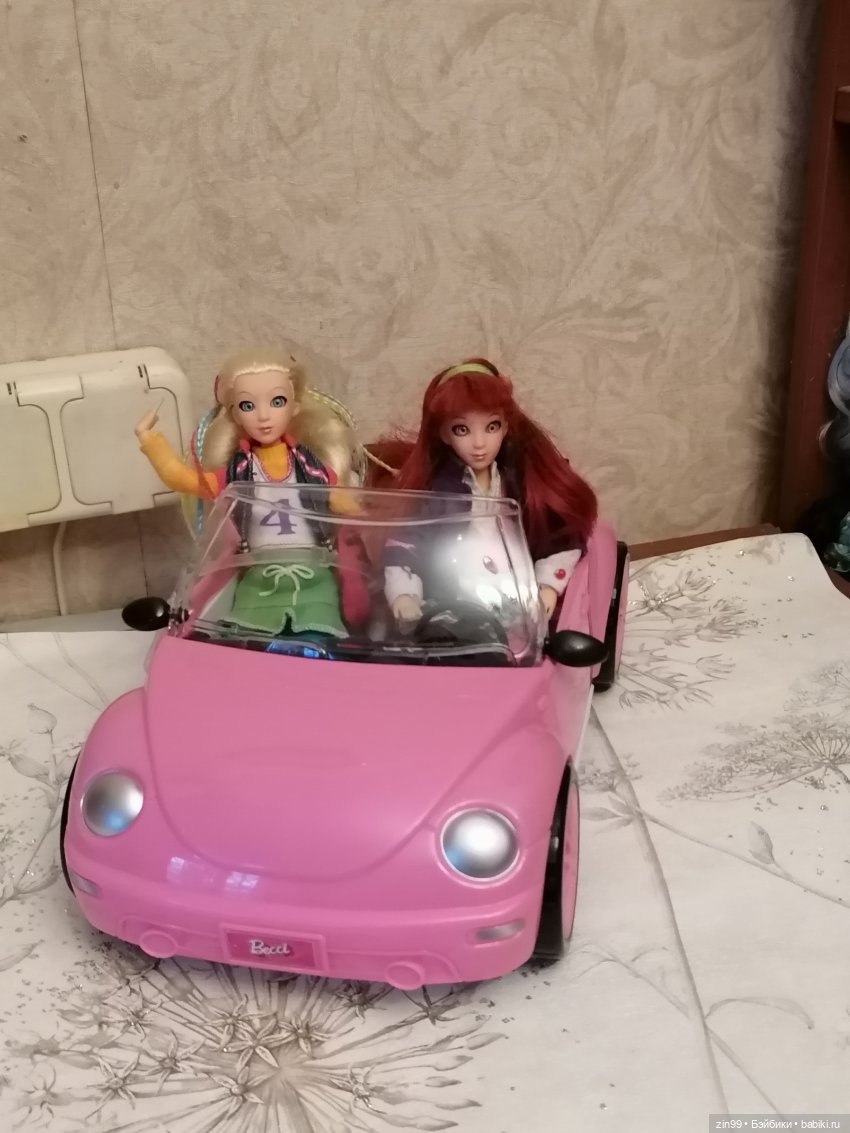 Розовая машинка для кукол