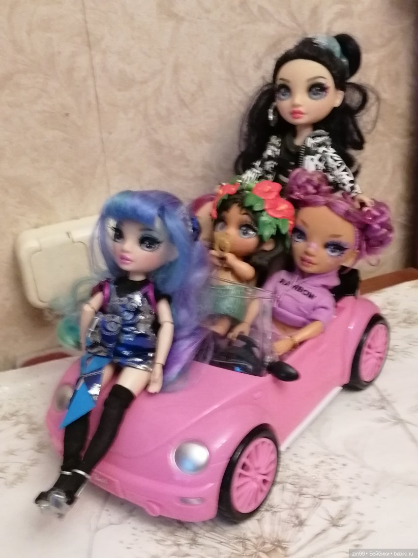 Розовая машинка для кукол