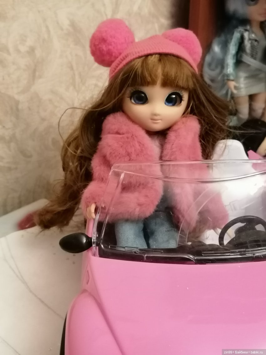 Розовая машинка для кукол