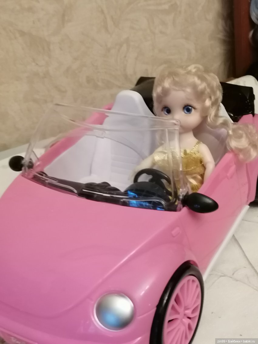 Розовая машинка для кукол