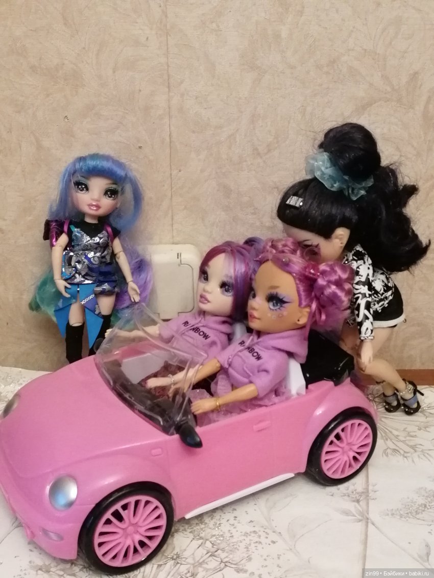 Розовая машинка для кукол