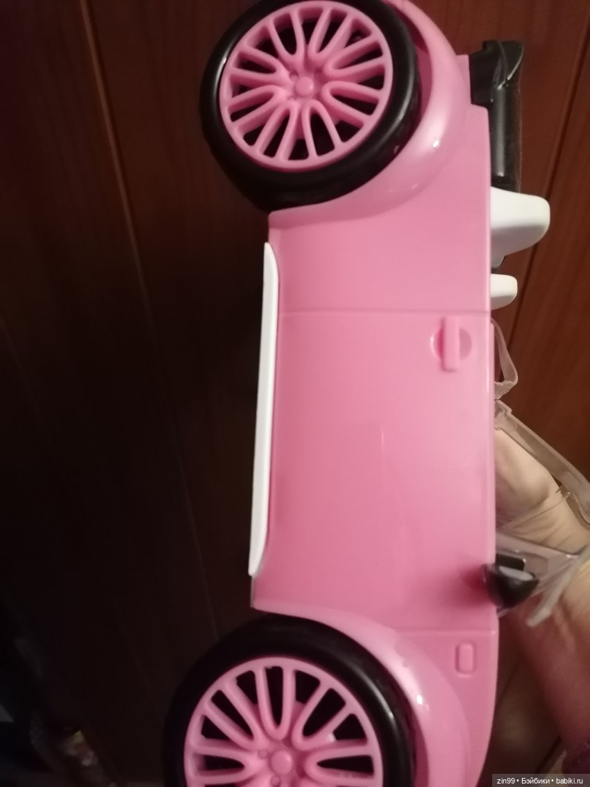 Розовая машинка для кукол