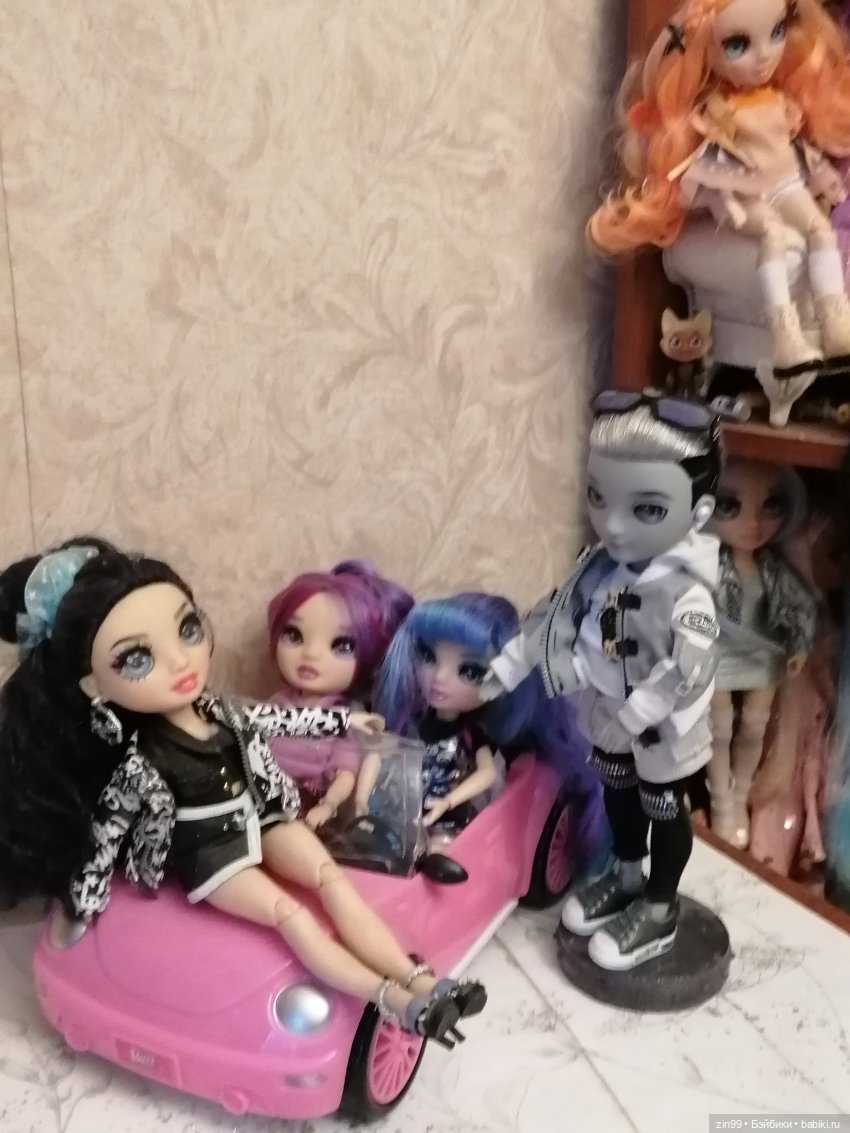 Розовая машинка для кукол