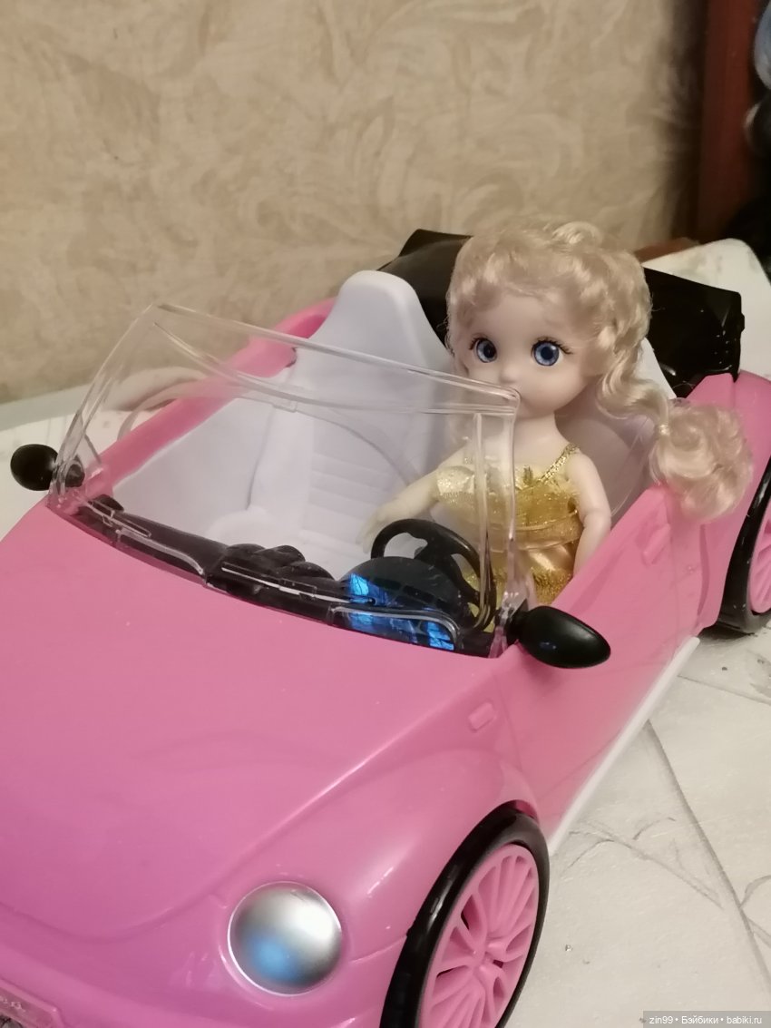 Розовая машинка для кукол