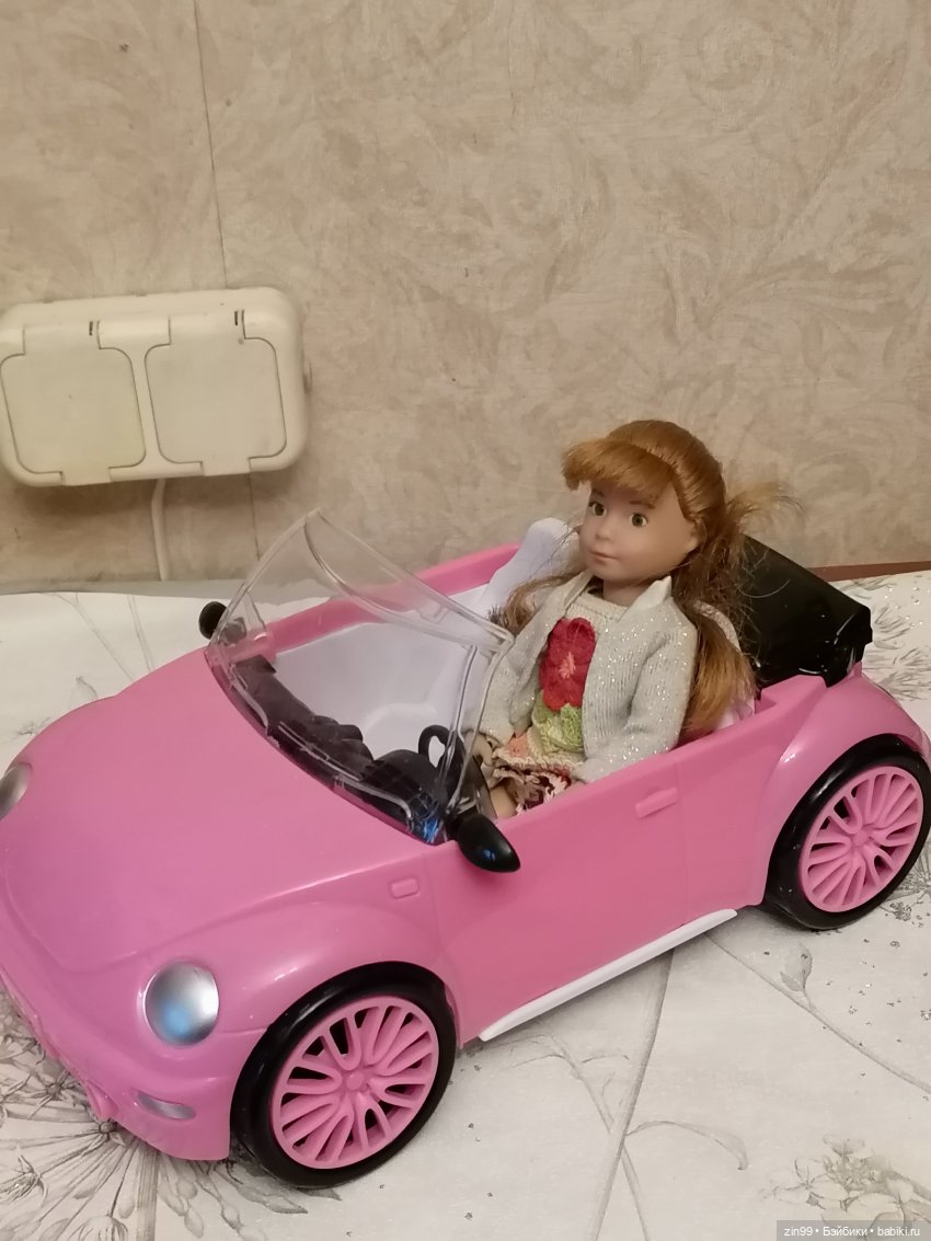 Розовая машинка для кукол