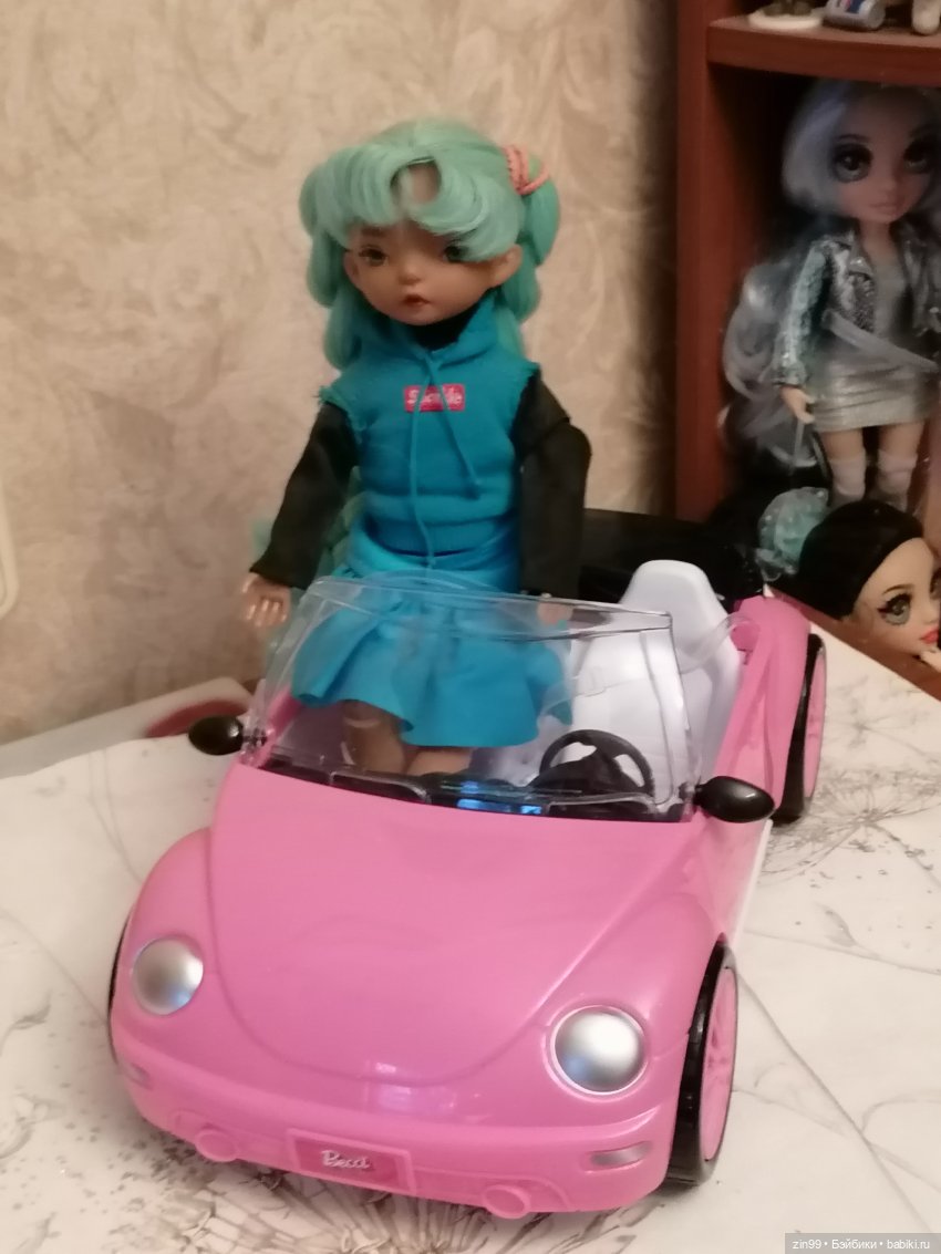 Розовая машинка для кукол