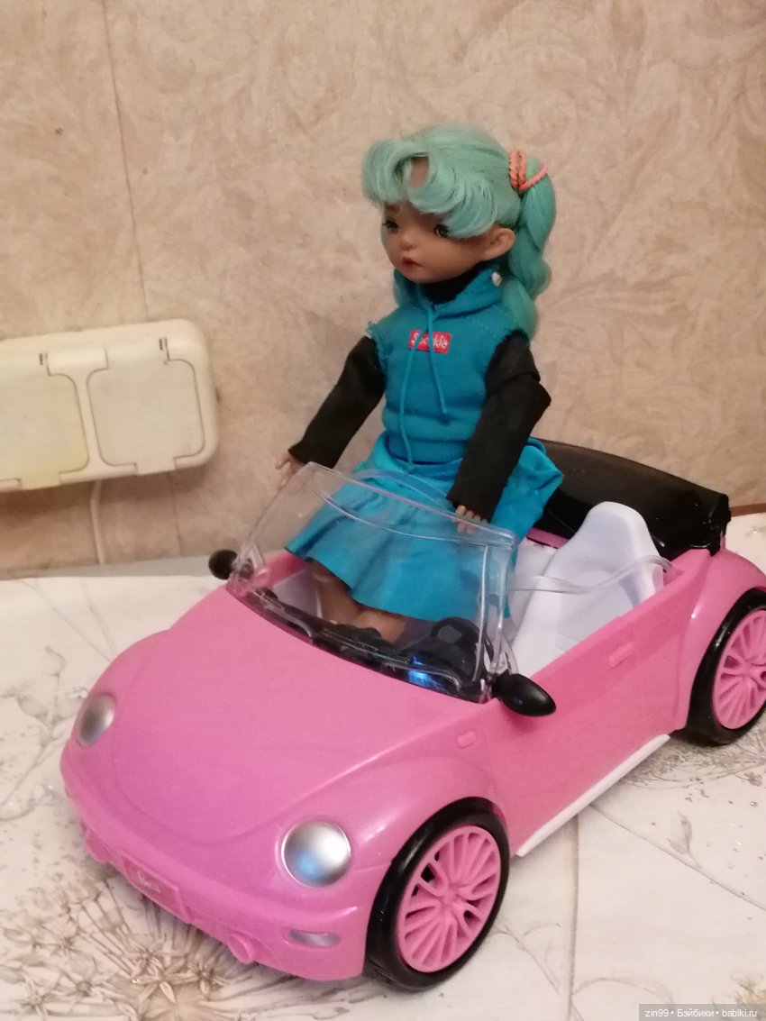 Розовая машинка для кукол