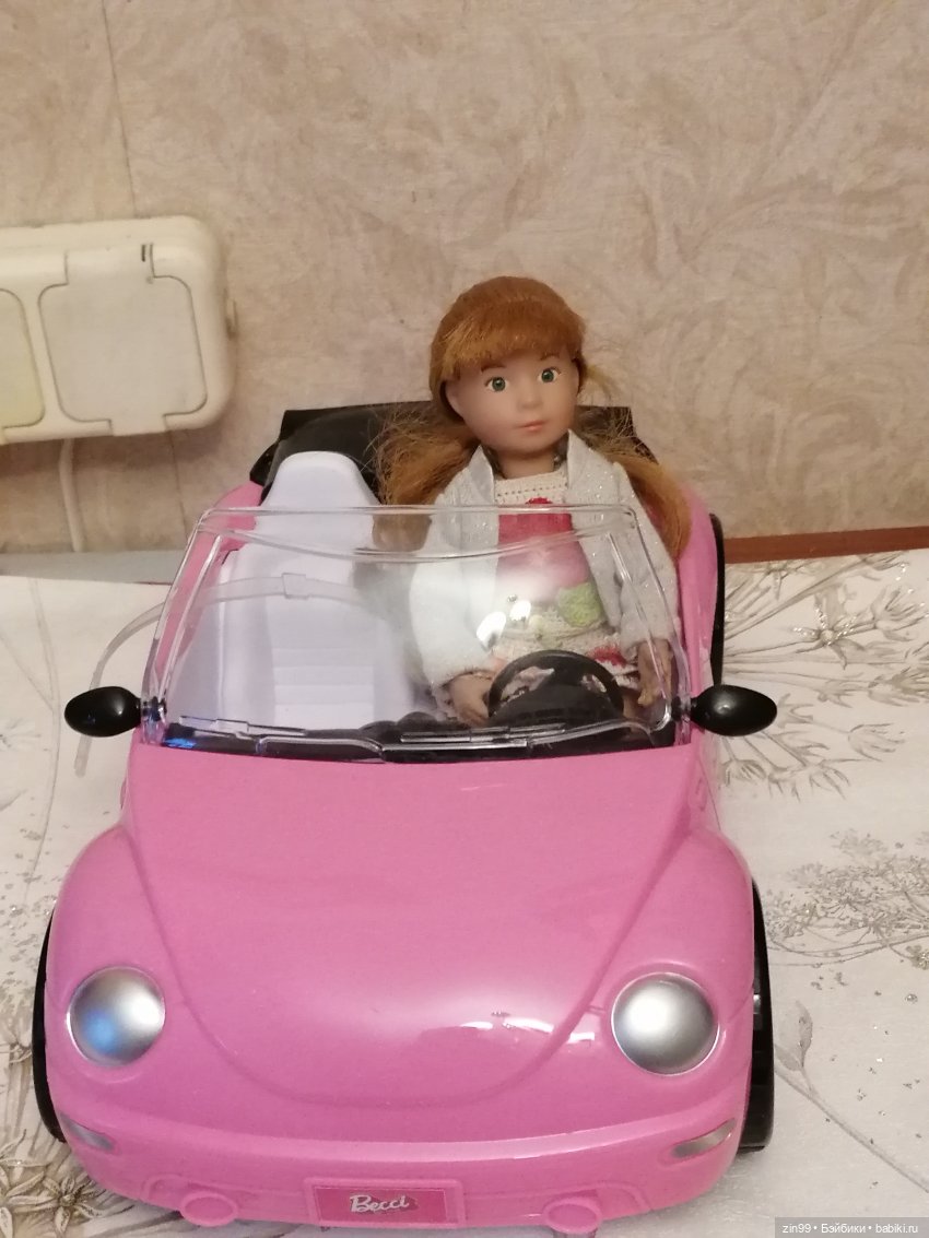 Розовая машинка для кукол