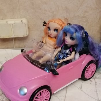 Розовая машинка для кукол