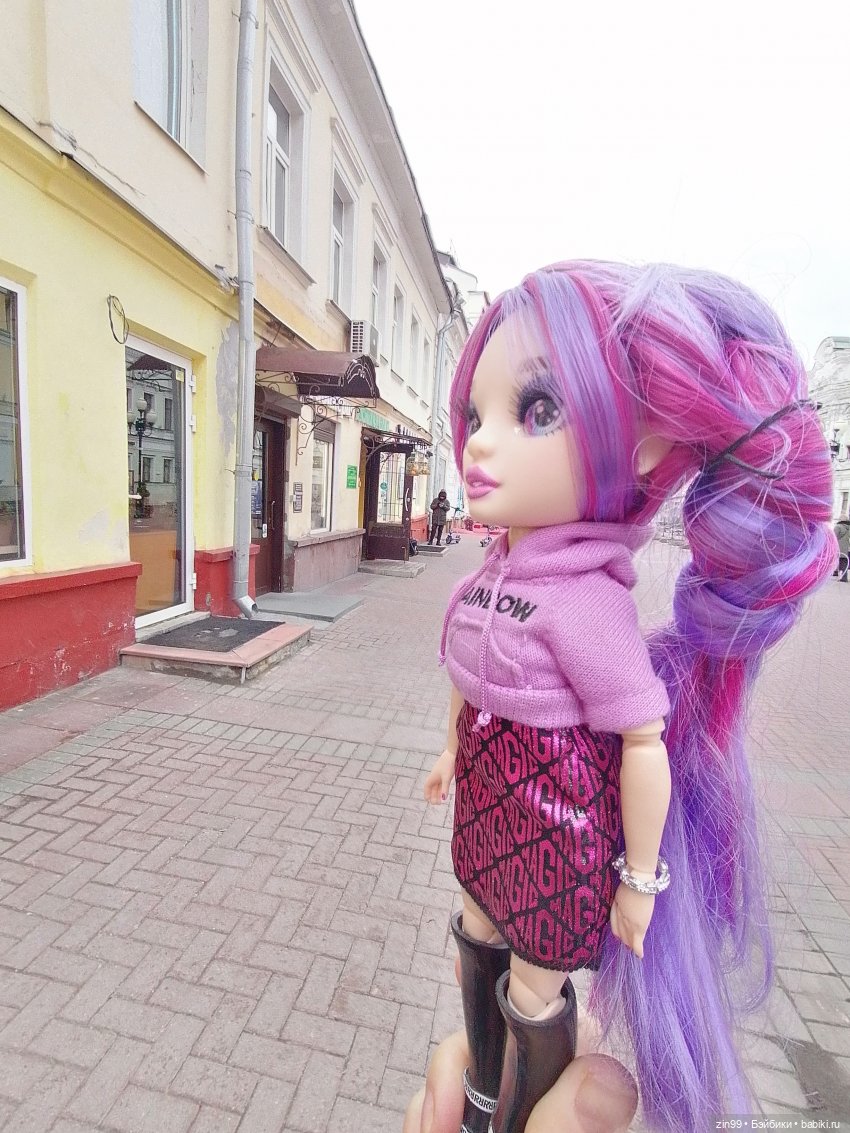 Старый Арбат, прогулка Эми