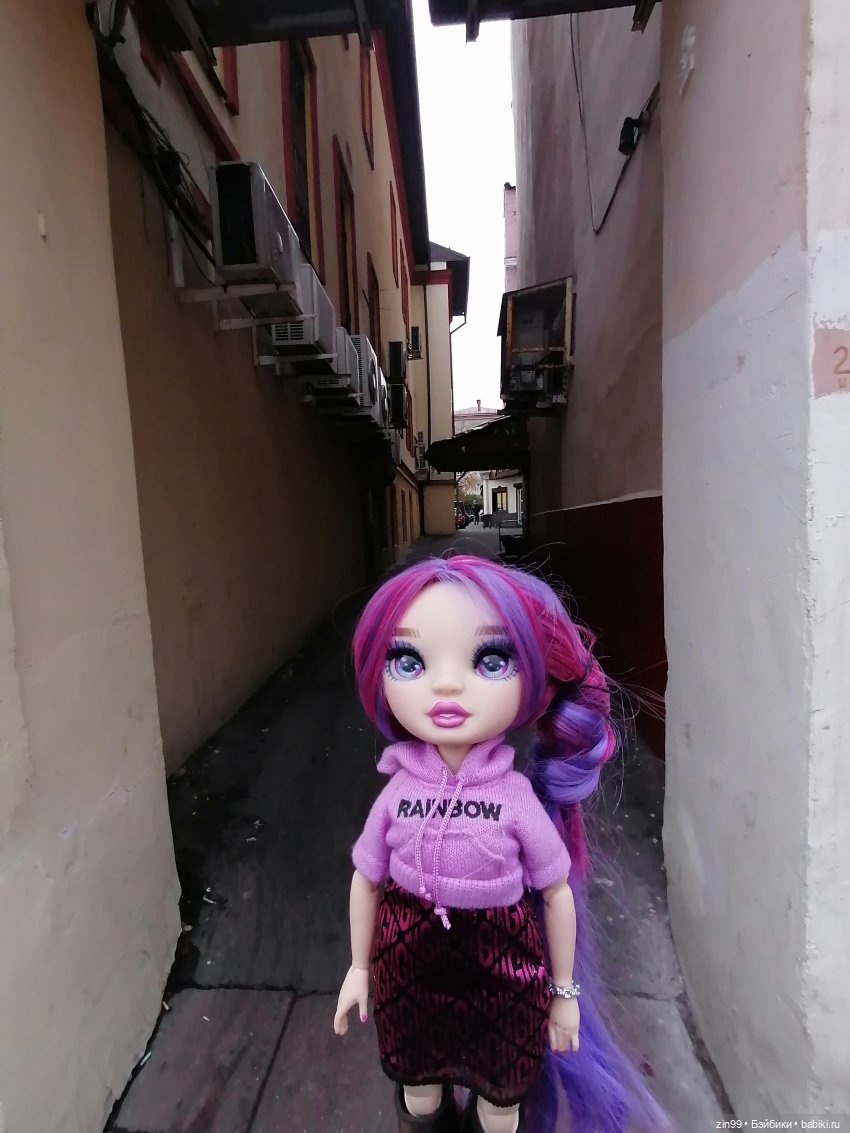 Старый Арбат, прогулка Эми