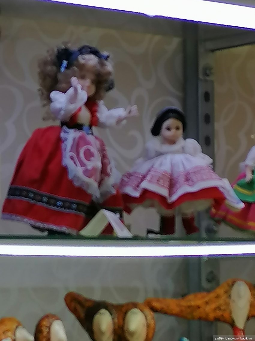 "Новогодний подарок" в Московском Доме художника - весь декабрь