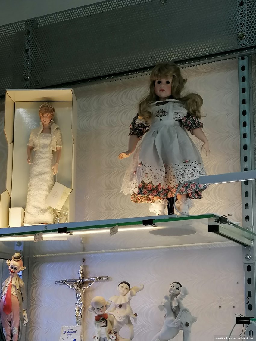 "Новогодний подарок" в Московском Доме художника - весь декабрь