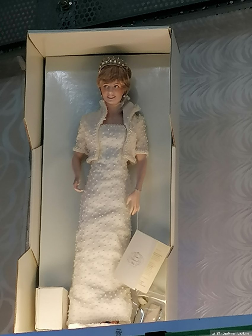 "Новогодний подарок" в Московском Доме художника - весь декабрь