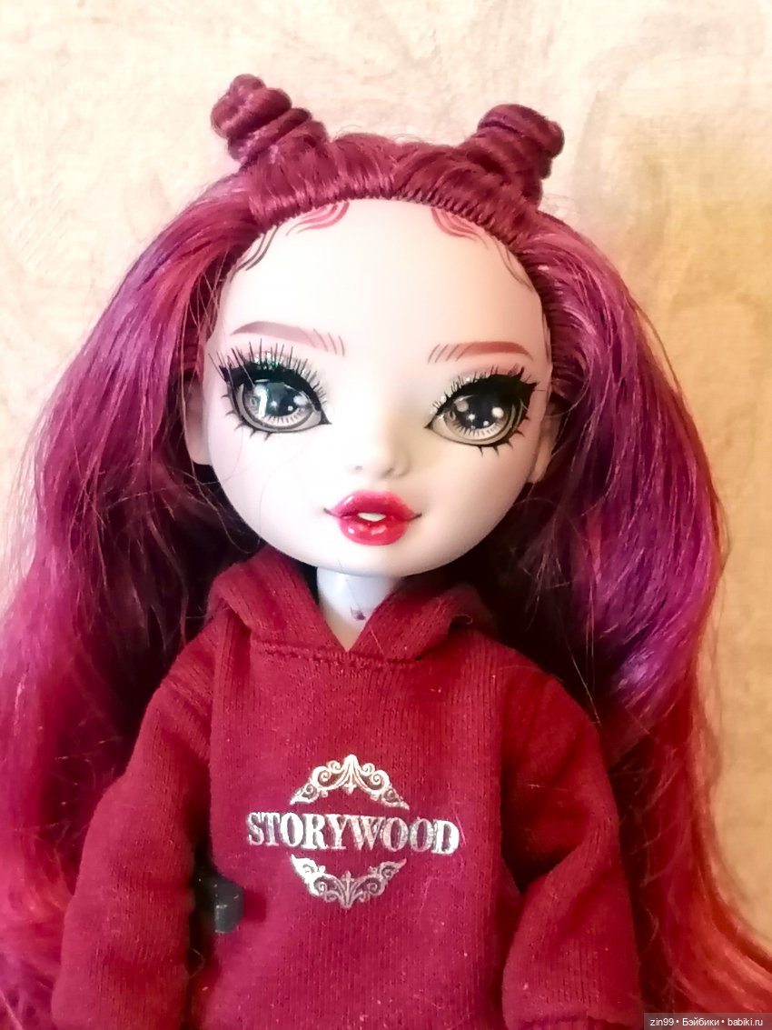 Скарлетт Shadow High | Бэйбики Скарлетт Shadow High — Куклы Rainbow High (Рейнбоу Хай (фото 2)
