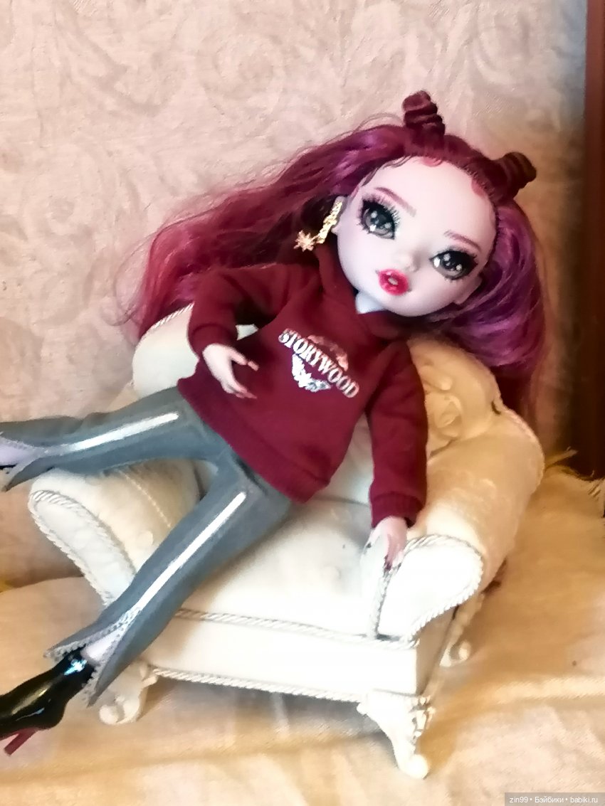 Скарлетт Shadow High | Бэйбики Скарлетт Shadow High — Куклы Rainbow High (Рейнбоу Хай (фото 7)