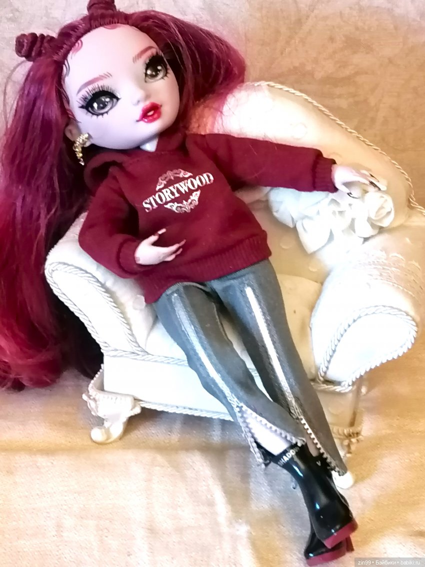 Скарлетт Shadow High | Бэйбики Скарлетт Shadow High — Куклы Rainbow High (Рейнбоу Хай (фото 6)