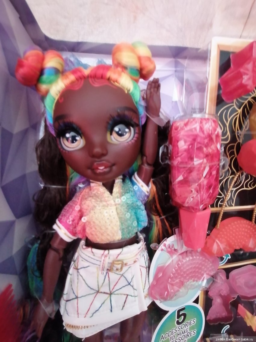 Кукла Rainbow High Creative Crystals Ирис-Iris Bow | Бэйбики Кукла Rainbow High Creative Crystals Ирис-Iris Bow (фото 6)