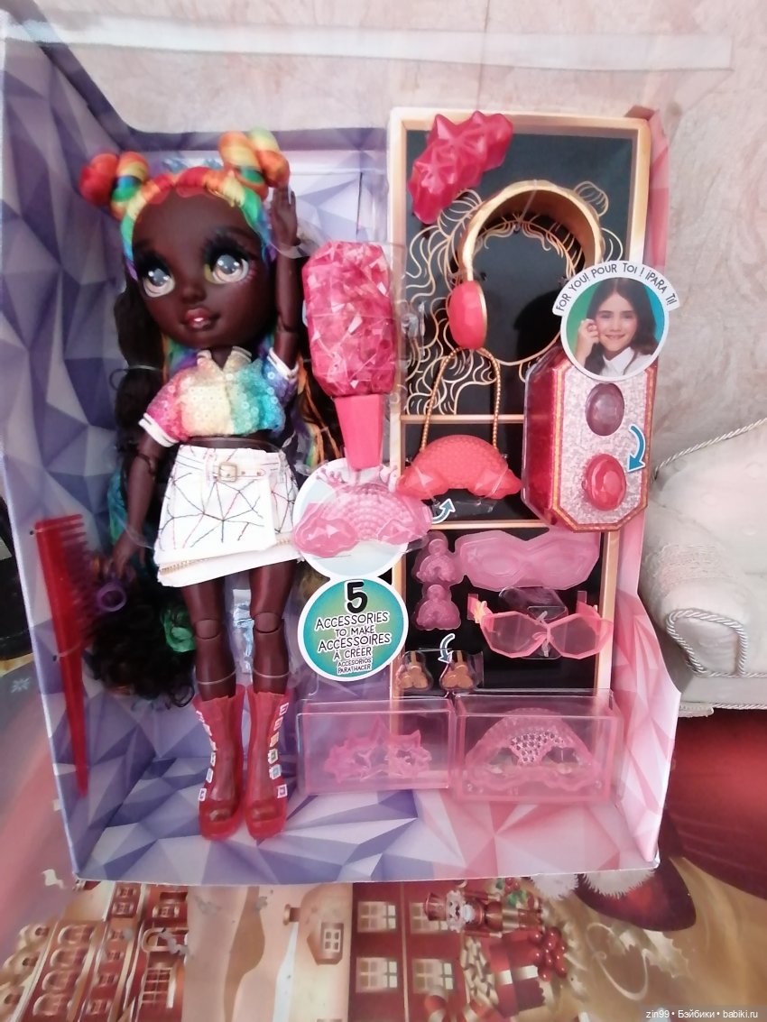 Кукла Rainbow High Creative Crystals Ирис-Iris Bow | Бэйбики Кукла Rainbow High Creative Crystals Ирис-Iris Bow (фото 5)