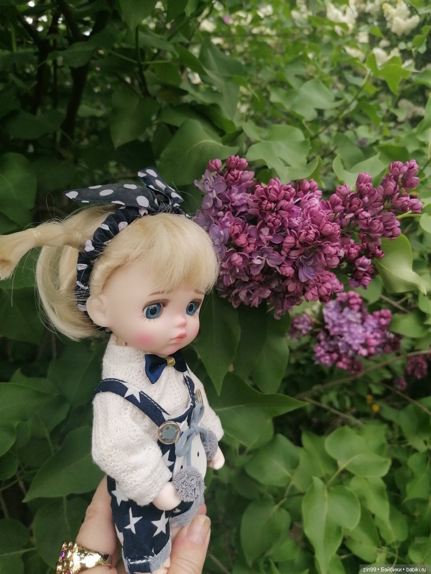 Плыл по городу запах сирени