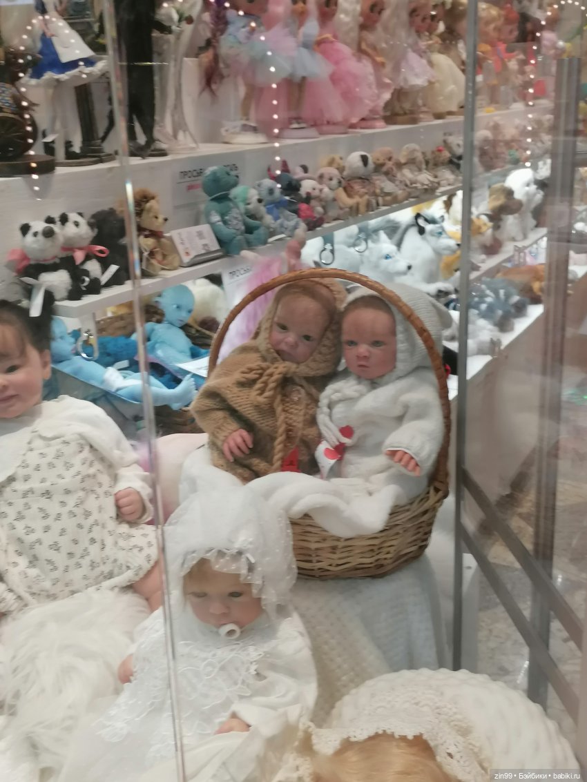 Прогулка в детский магазин в Москве