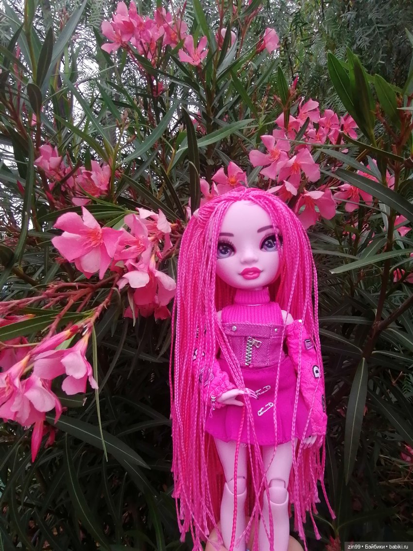 Кукла Shadow High Series 3 Pinkie