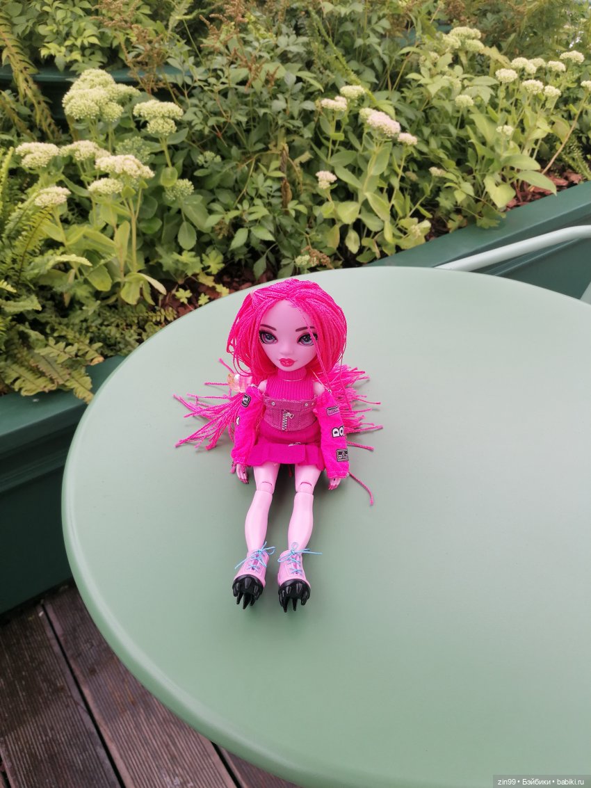 Кукла Shadow High Series 3 Pinkie (фото 8)