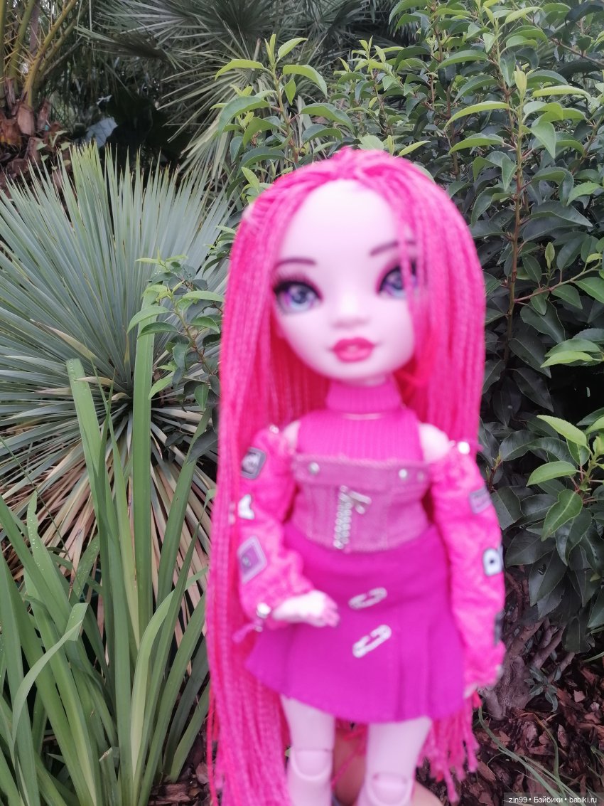 Кукла Shadow High Series 3 Pinkie